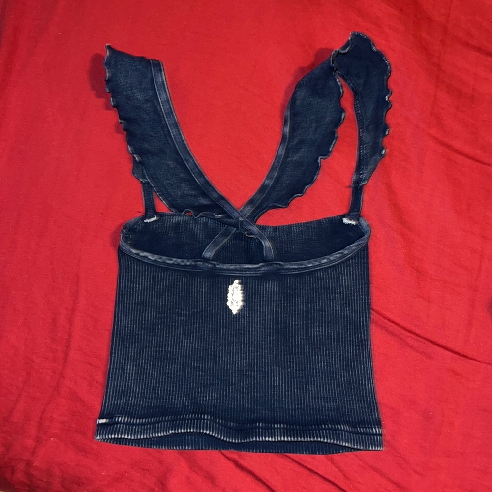Happiness Runs Flirty Crop Tank - Picture 4 of 10